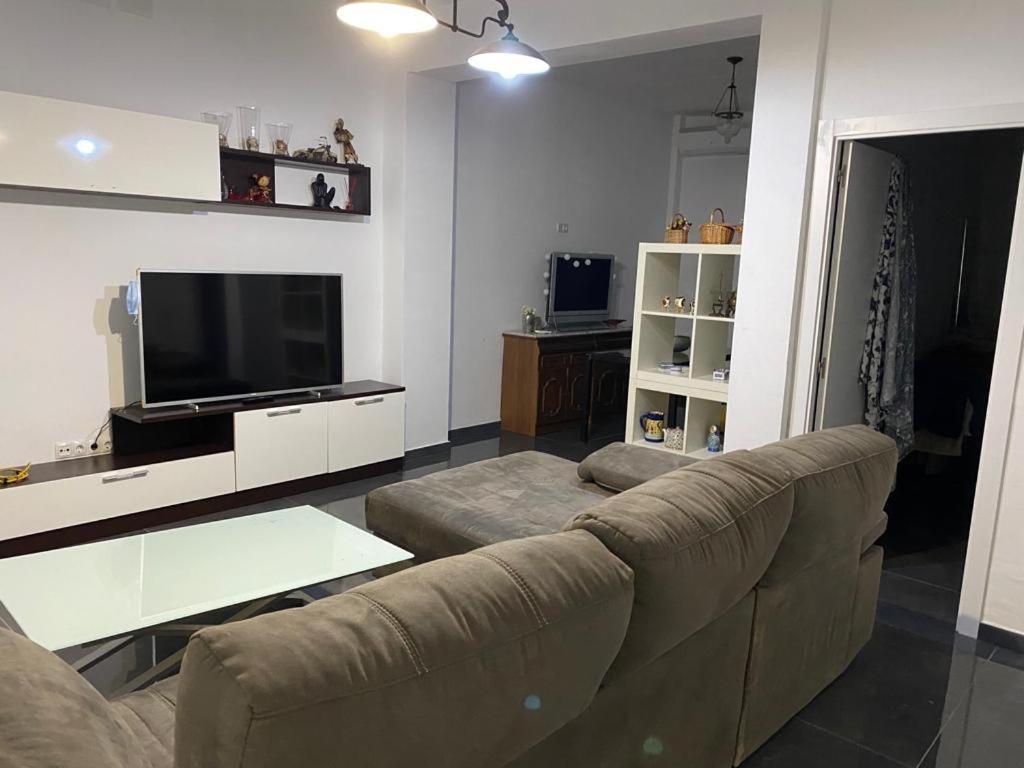 Casa Reformada Con Terraza/wifi/aire Acondicionado Hébergement de vacances *